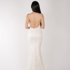 VESTIDO DE ENCAJE CON CINTA EN LA CINTURA
